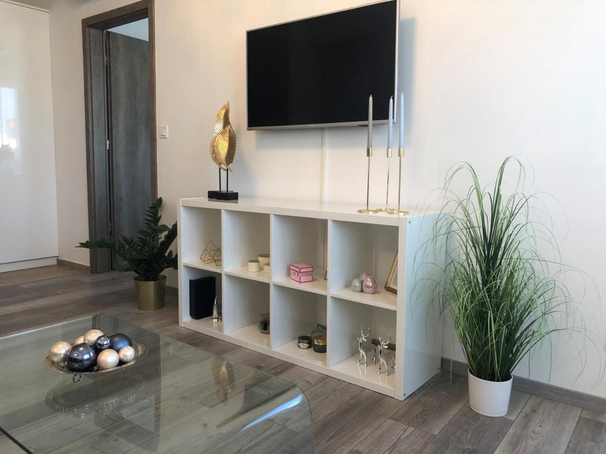 Glamour Apartman Tapolca Esterno foto